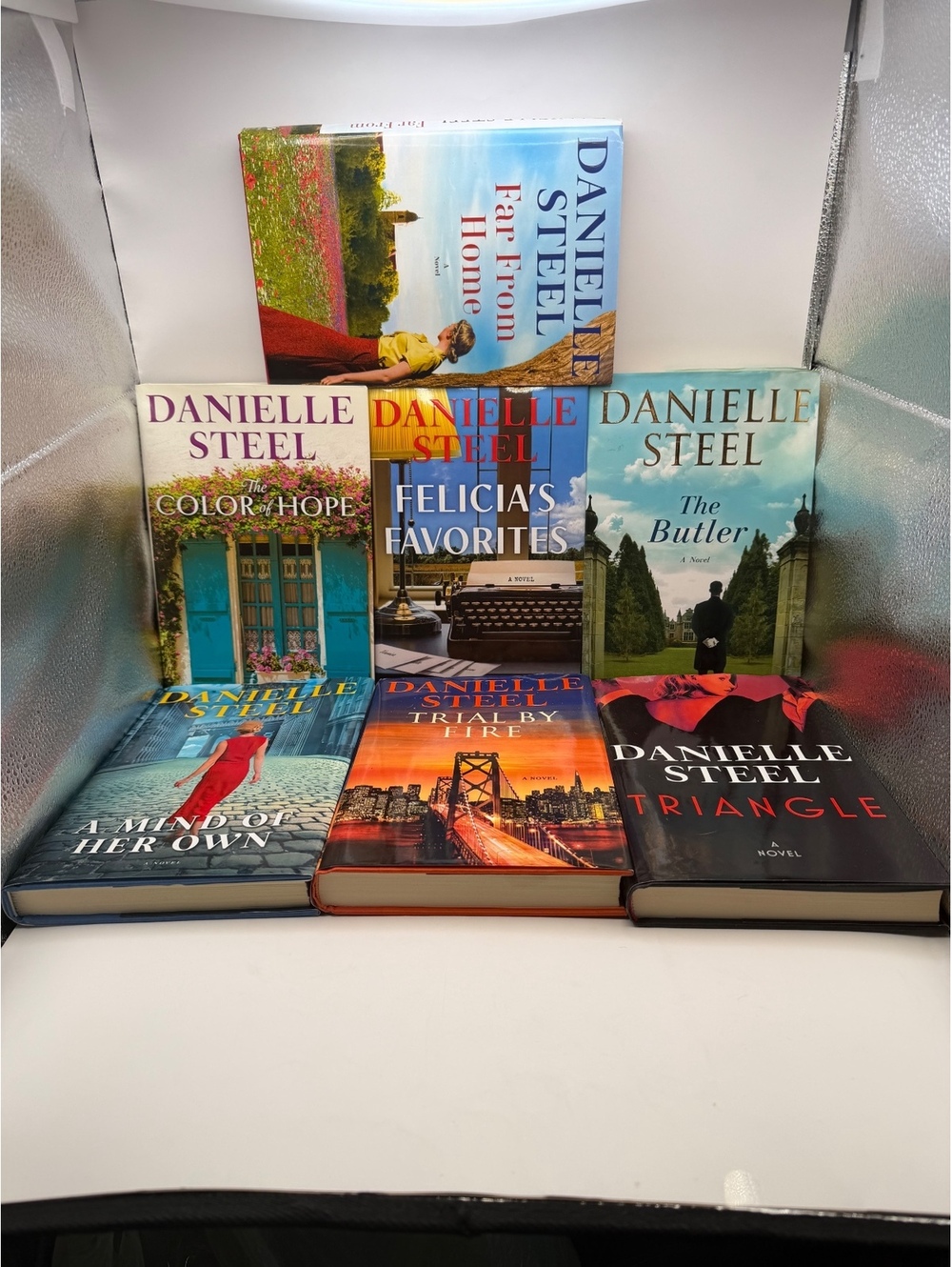 Set of 7 Danielle Steel Contemporary Fiction Hardcover Books - Very Good